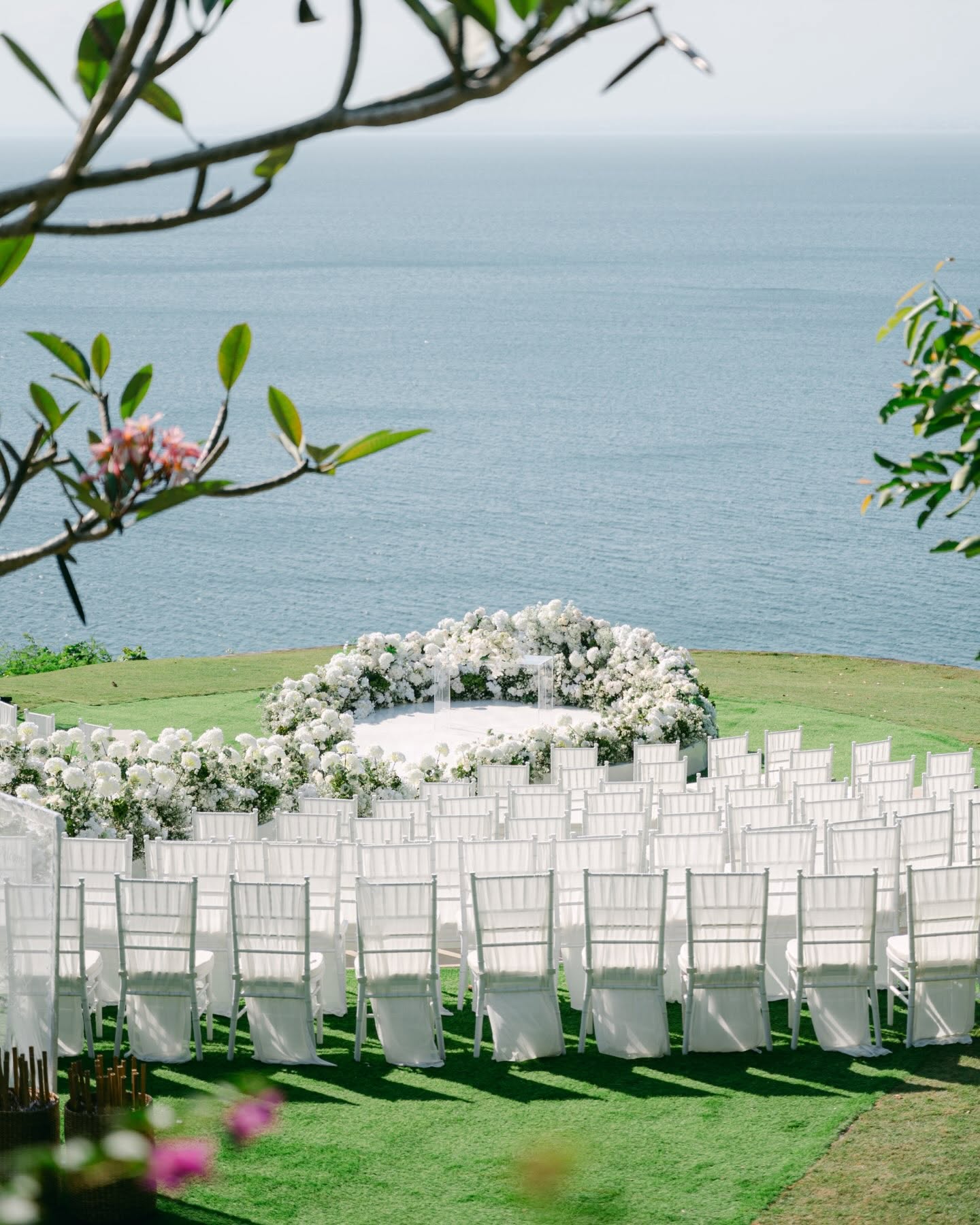 Solusi Wedding Organizer Khusus Venue Tebing Bali dengan Keamanan dan Logistik Terjamin