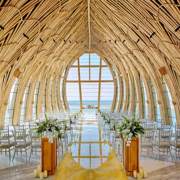 Inspirasi Pernikahan di Chapel Bali dengan Latar Pemandangan Samudra Hindia